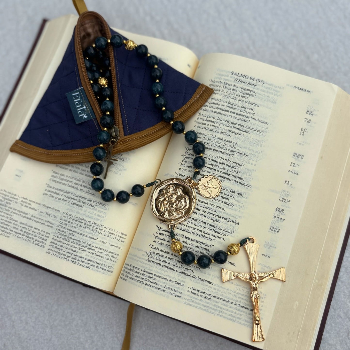 Terço Sagrada Família - Pedras Naturais