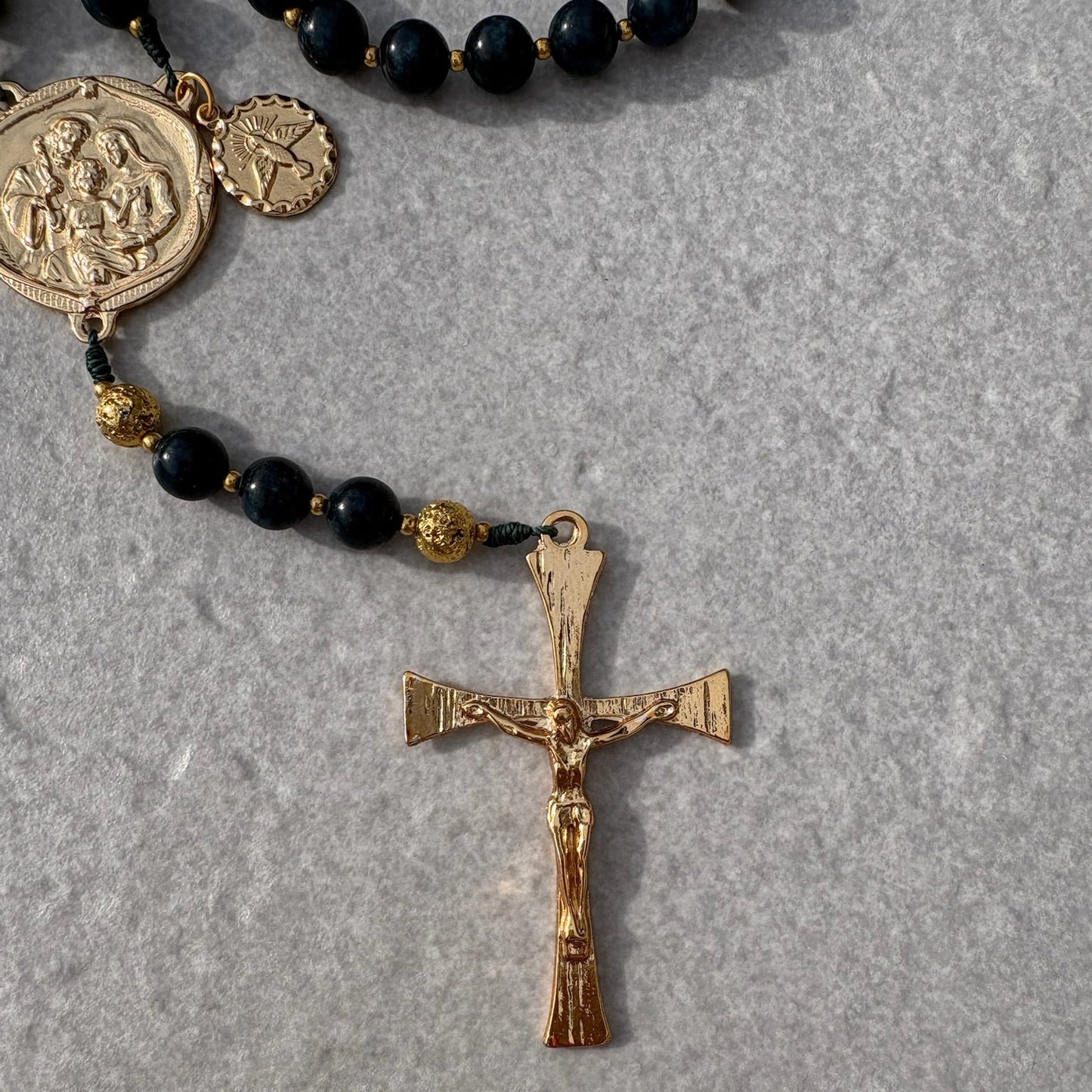 Terço Sagrada Família - Pedras Naturais